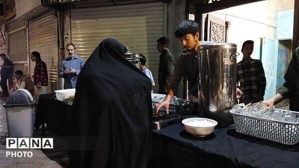 چایخانه حوزه علمیه گلشن نیشابور در نود و هشتمین شب از اجتماعات مردمی نیشابور 