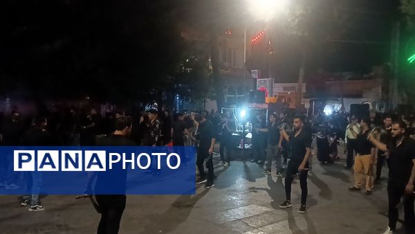 مراسم عزاداری شب عاشورا در خیابان‌های نیشابور 
