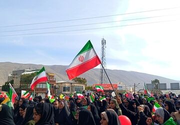 ۲۲ بهمن آیینه تمام نمای غیرت یک ملت