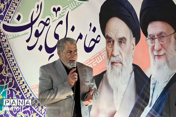 تجمع مردم انقلابی فیروزکوه به پاس شهادت رهبر در میدان معلم