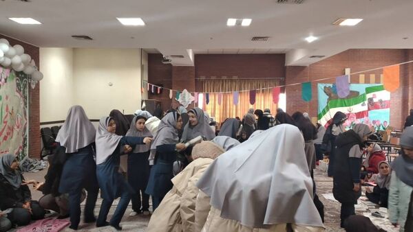 شکوفایی خلاقیت در جشنواره دست‌سازه‌های دبیرستان شهیده محبوبه دانش