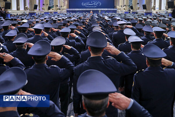 دیدار جمعی از فرماندهان نیروی هوایی و پدافند هوایی ارتش جمهوری اسلامی ایران با مقام معظم رهبری