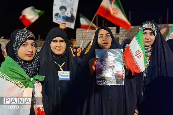 شامگاهی دیگر از حضور گرمه مردمان باشتی در کف خیابان‌ها