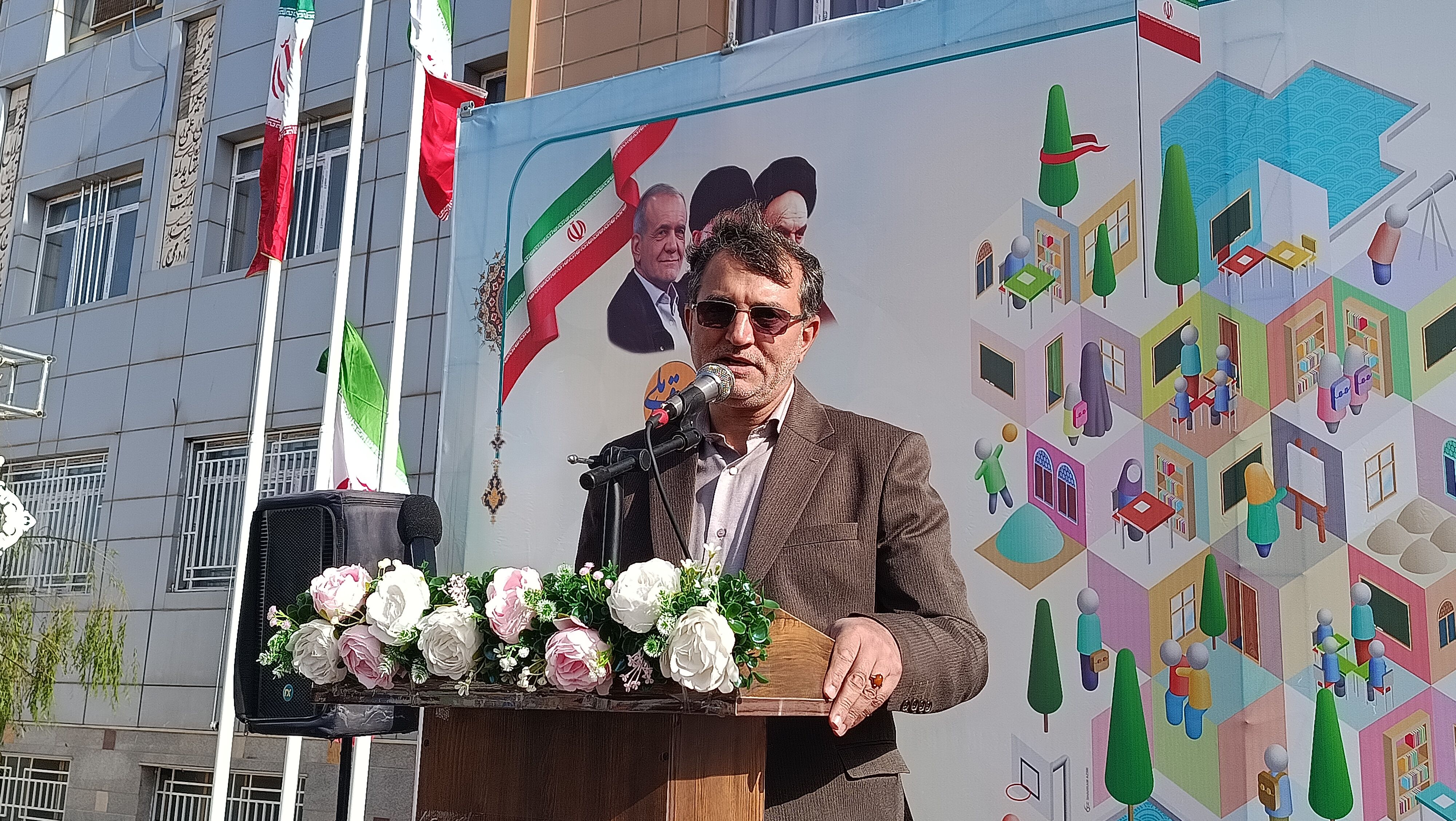 تقویت پیوند مدرسه و جامعه ضامن تربیت نسلی توانمند و متعهد است