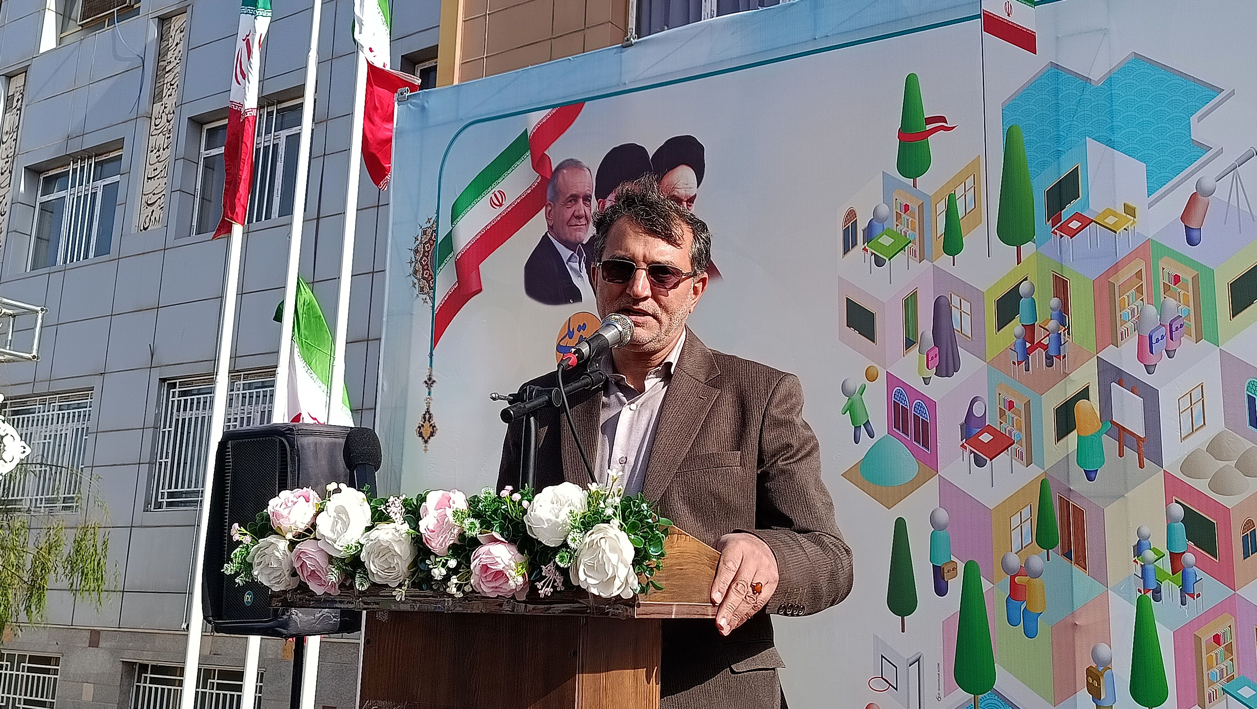 تقویت پیوند مدرسه و جامعه ضامن تربیت نسلی توانمند و متعهد است