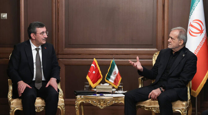 پزشکیان: از همکاری‌ها و حمایت‌های ترکیه در دوران جنگ قدردانی می‌کنیم