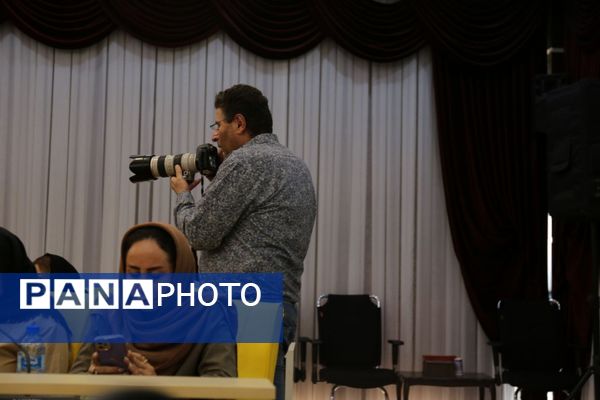 نشست خبری مدیرکل نوسازی، توسعه و تجهیز مدارس آذربایجان شرقی