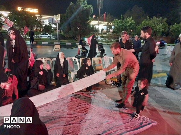 گرامیداشت چهلمین روز تدفین آقای شهید ایران و برگزاری مراسم شب شهادت امام حسن عسکری(ع) با حضور ۸۰۰ نفر