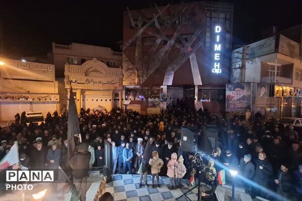 راهپیمایی عظیم مردم فیروزکوه بر علیه آمریکا و اسرائیل جنایتکار برای خون‌خواهی رهبر معظم انقلاب‌اسلامی