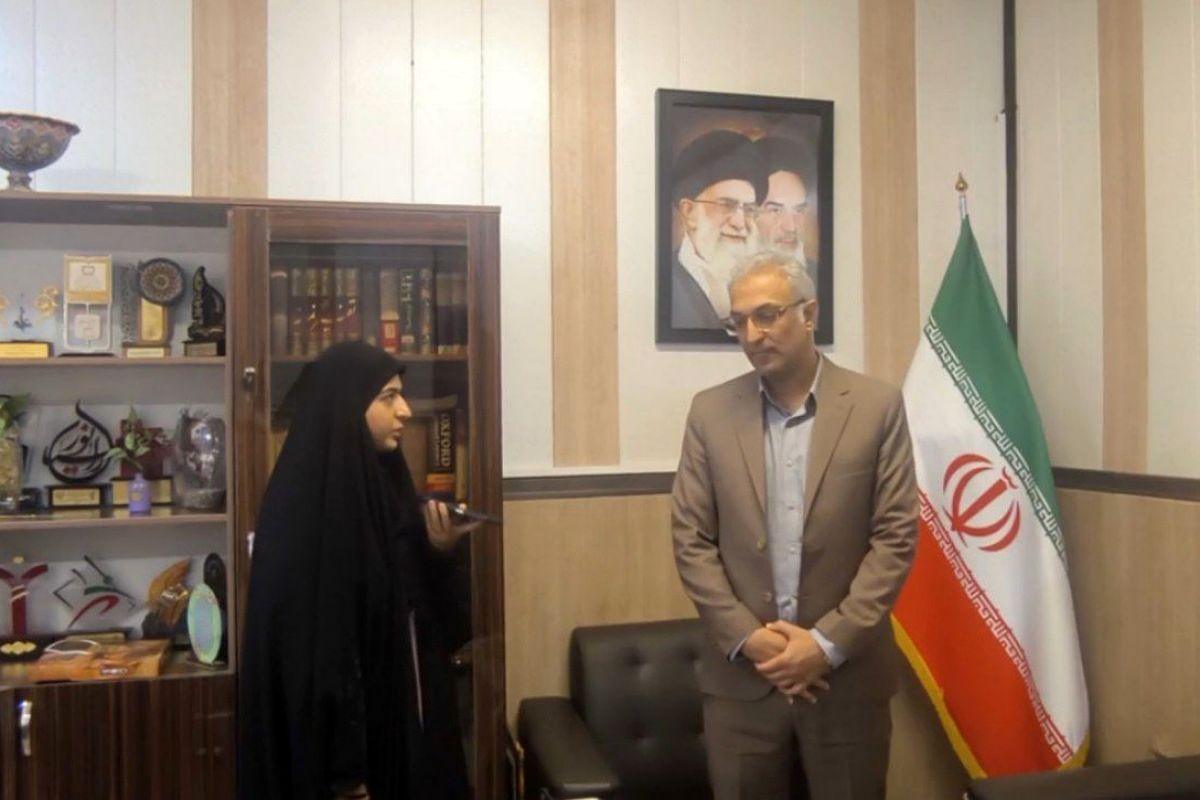 هدف از برگزاری جشن عاطفه‌ها در مدارس ناحیه یک شهر ری، همدلی و حمایت از دانش‌آموزان نیازمند است