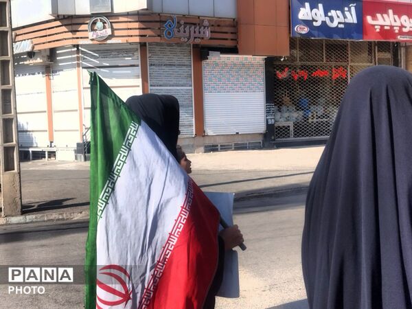هم‌قدم با خانواده به یاد حماسه‌سازان دفاع مقدس