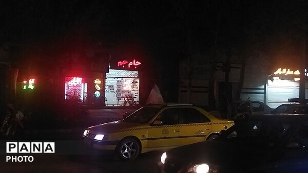 رژه ماشینی همچنان در بلوار فضل پایان ندارد 