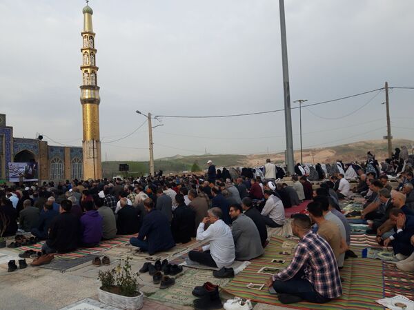 نماز عید بندگی، در جوار امامزاده سید صلاح الدین محمد اقامه شد