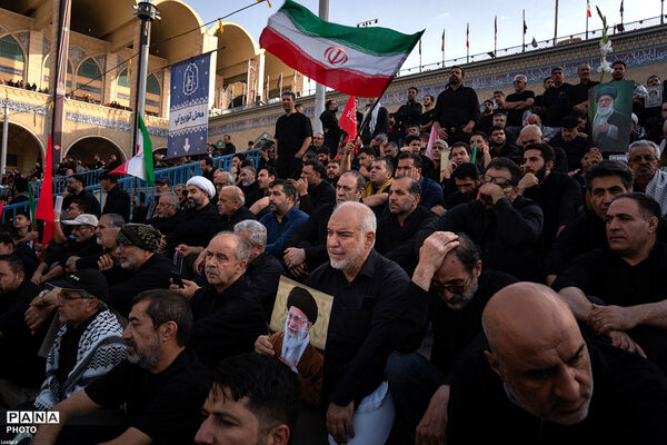 وداع با پیکر مطهر امام شهید امت در مصلای امام خمینی(ره)