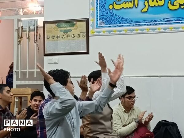 مراسم قرائت دعای توسل و جشن ولادت حضرت زینب(س) در دبیرستان شاهد مالک اشتر 