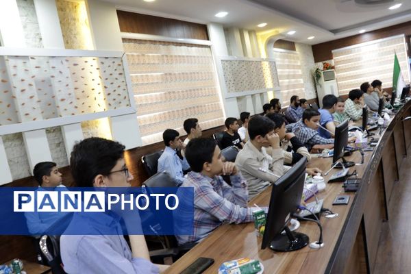 جلسه توانمندسازی دانش‌آموزان برتر در مسابقات قرآن و عترت