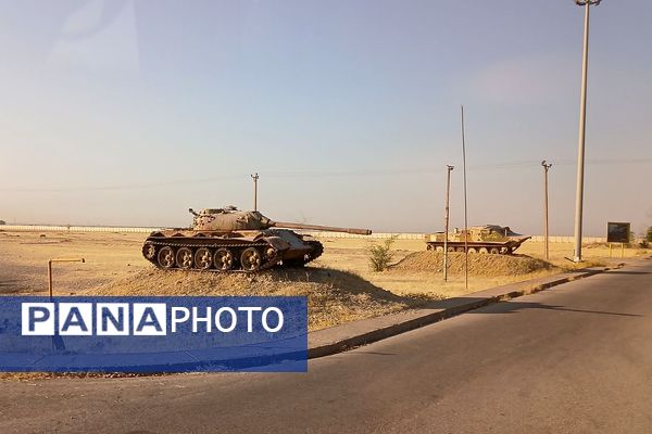 اولین روز حضور دانش‌آموزان دختر منطقه کهریزک در یادمان ‌های مناطق عملیاتی جنوب ایران