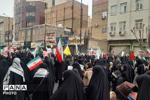 تجدید پیمان مردم ولایتمدار بهارستانی با سومین رهبر انقلاب در روز قدس