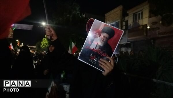 طنین نوای یا حسین در مسجد جامع نیشابور غرق در سوگ عاشورا
