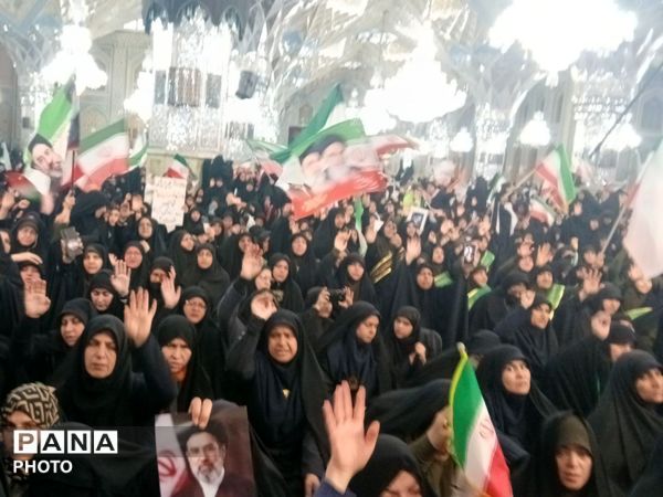 اجتماع بیعت بانوان با رهبر انقلاب اسلامی  در حرم مطهر رضوی