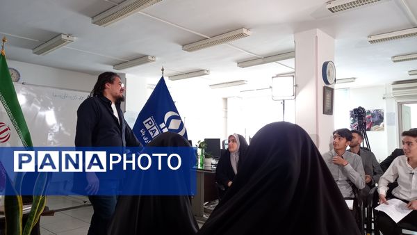 حضور دانش‌آموز خبرنگاران پانا شهرستان‌های تهران در مناظره و نشست انتخاباتی ر‌أی‌اولی‌ها