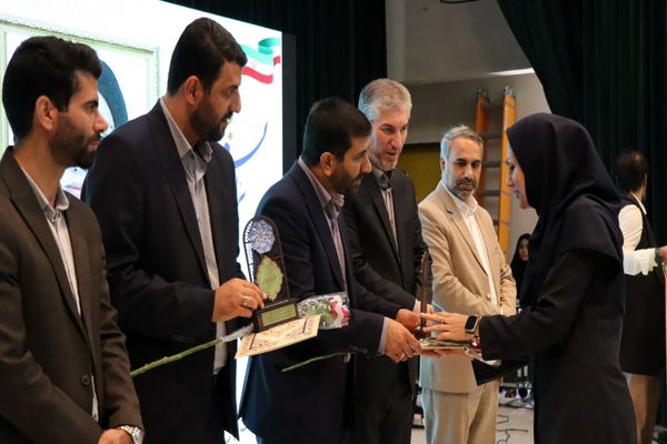 تجلیل از طلایه‌داران برتر تعلیم و تربیت ، آیین تقدیر از معلمین نمونه شهرستان پاکدشت 