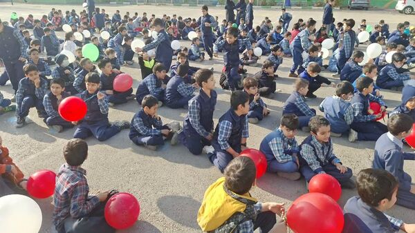 آیین نواختن زنگ پژوهش در دبستان پسرانه صدف ناحیه ۶