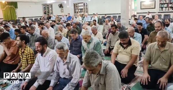 اقامه نماز استغاثه مردم کمالشهر کرج در تجمعات شبانه 