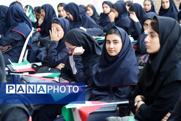 نواختن زنگ آغاز سال تحصیلی با حضور وزیر دادگستری 