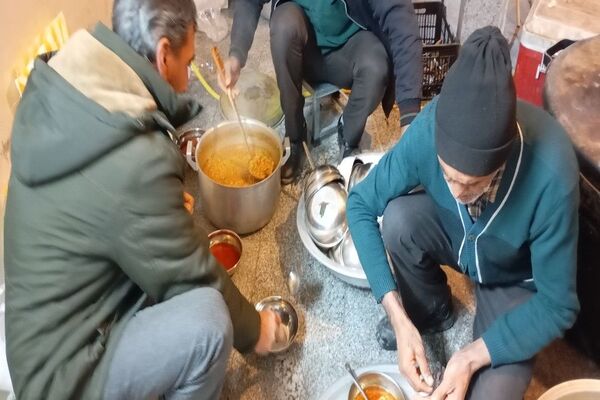 آخرین روز از اعتکاف دانش آموزی انس با خدا  در مسجد جامع شهر بار نیشابور