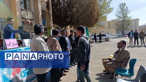 جشن انقلاب در مدرسه نخبگان عشایر 