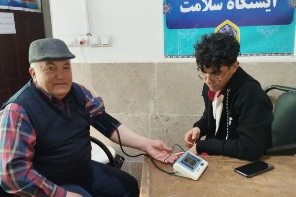 رونمایی از  تابلو «سه‌رنگ عشق» تا خدمت‌رسانی بی‌وقفه به مردم
