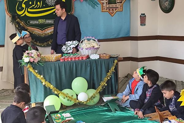 برگزاری جشن قرآن در دبستان هیات امنایی قلنبر ناحیه 2 شهرری 