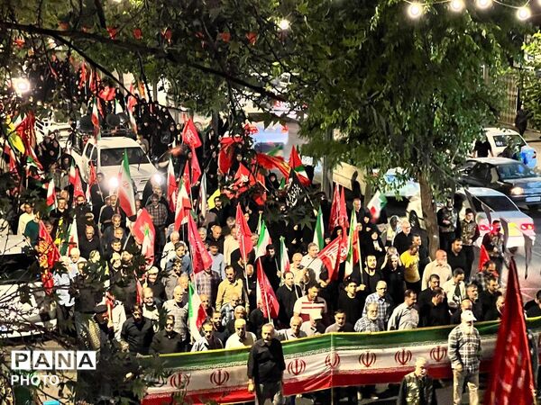 حضور باشکوه مردم کرج درصد و چهل و یکمین شب از تجمعات مردمی