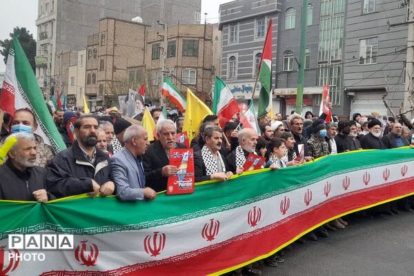 تجدید پیمان مردم ولایتمدار بهارستانی با سومین رهبر انقلاب در روز قدس