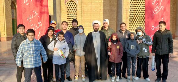 حضور دانش‌آموزان دبیرستان‌شهید بابایی در مراسمات ۱۲ بهمن