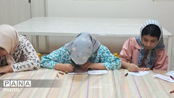 "یک قاب لبخند" به مناسبت روز خانواده