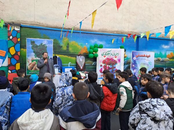 جشن نیکوکاری و عید همدلی در مدارس منطقه ۱۰