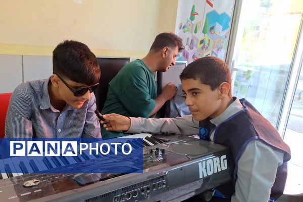 بزرگداشت روز عصای سفید در آموزشگاه شوریده شیرازی