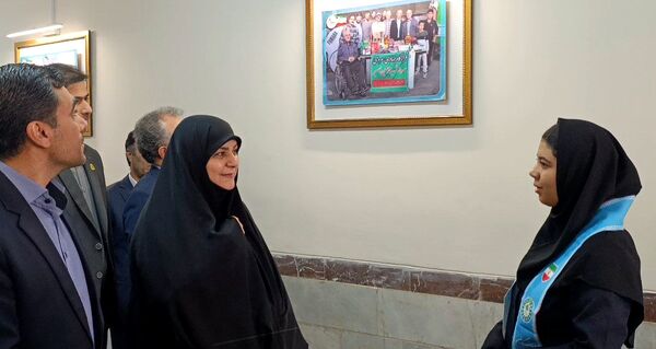 بازدید مدیرکل امور شاهد وزارت آموزش و پرورش از دبیرستان شاهد زینبه