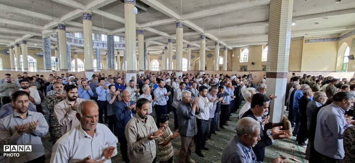 اقامه باشکوه نماز جمعه فامنین با حضور پرشور مردم و مسئولان