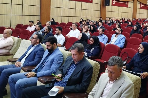 نشست تخصصی مدیران اماکن ورزشی در اداره کل شهرستانهای استان تهران 