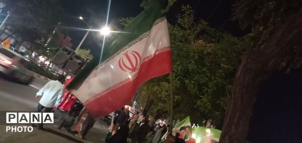 روایتی از شب های ایستاده گی مردم در بلوار توس مشهد
