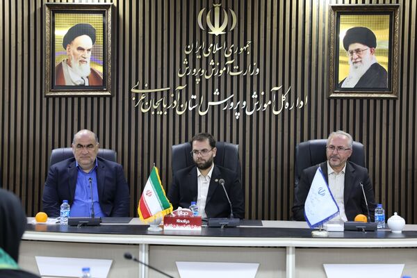 نشست تخصصی قائم مقام سازمان دانش‌آموزی با تشکل‌های پیشتازان در آذربایجان غربی