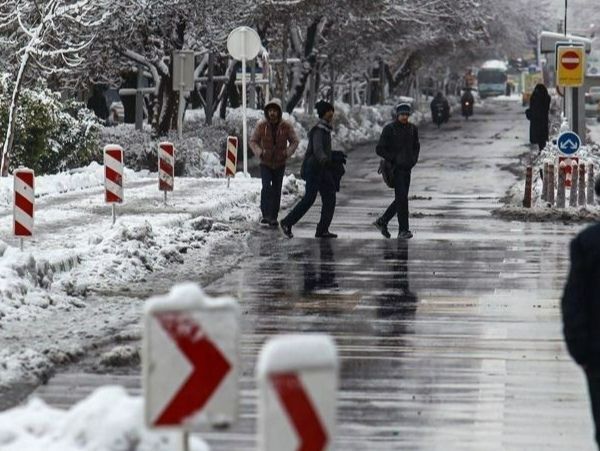 بارش برف در مشهد
