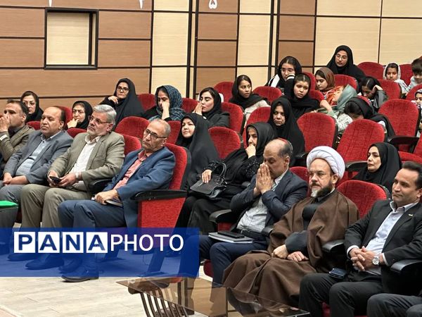  رونمایی از چهار کتاب در شب شعر خلیل‌آباد