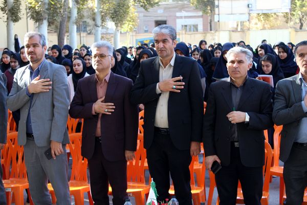 گرامیداشت روز آزمایشگاه در دبیرستان دخترانه شاهد غرویان وکیلی (۲۲)