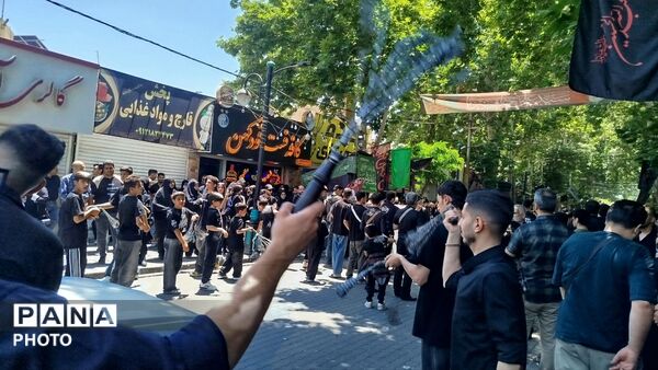 اولین ظهر عاشورا پس از شهادت رهبر امت