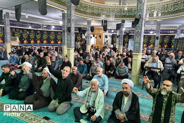 تأکید بر بصیرت و وحدت در نماز جمعه فیروزکوه