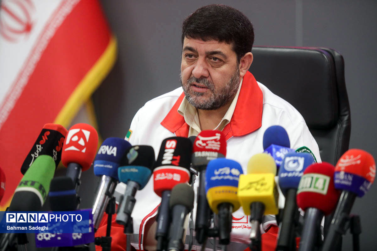 آماده‌باش ۱۲۰ هزار نیروی عملیاتی هلال‌احمر در مرزها؛ ظرفیت خدمت‌رسانی اربعین افزایش یافت